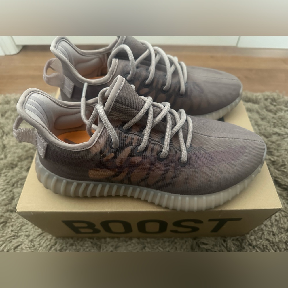 AUTHENTIC Adidas Yeezy Boost 350. Like New. Only worn for one hour.